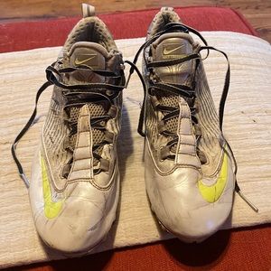 Nike football cleats sz 10 mens used good condition $40